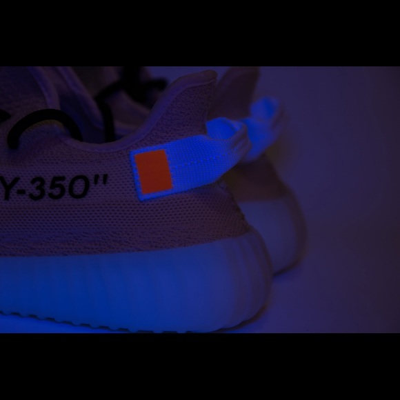 CUSTOM Off-White x Yeezy 350 v2 - Picture 6 of 6